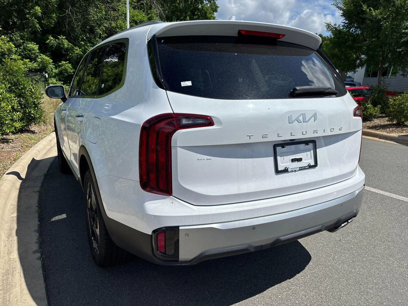 Used 2023 Glacial White Pearl Kia S image 3