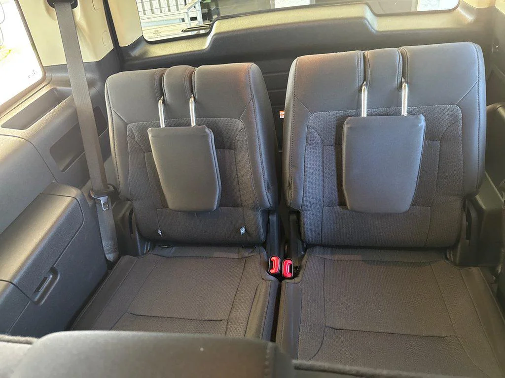 Used 2019 Blue Metallic Ford SE FWD image 22