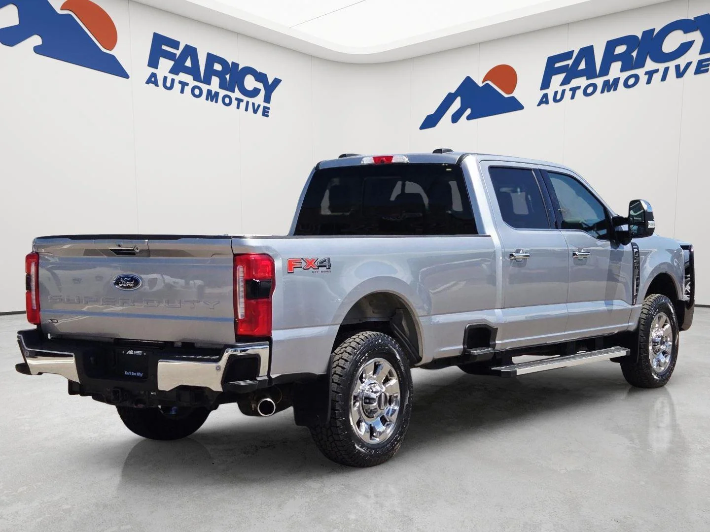 Used 2024 Iconic Silver Ford LARIAT image 6