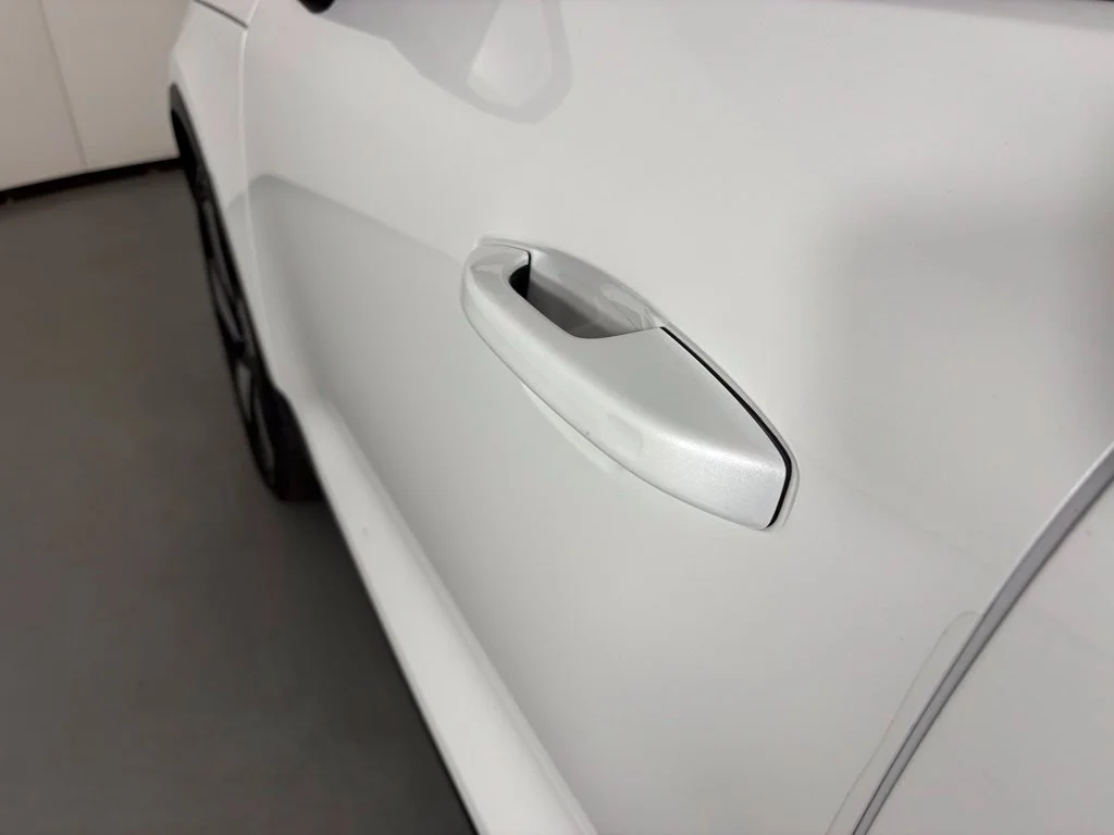 Used 2023 White Volvo Ultimate image 11