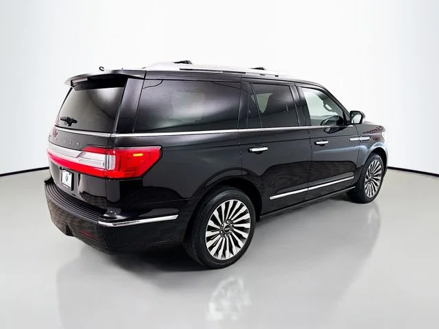 Used 2019 Black Lincoln Reserve image 7