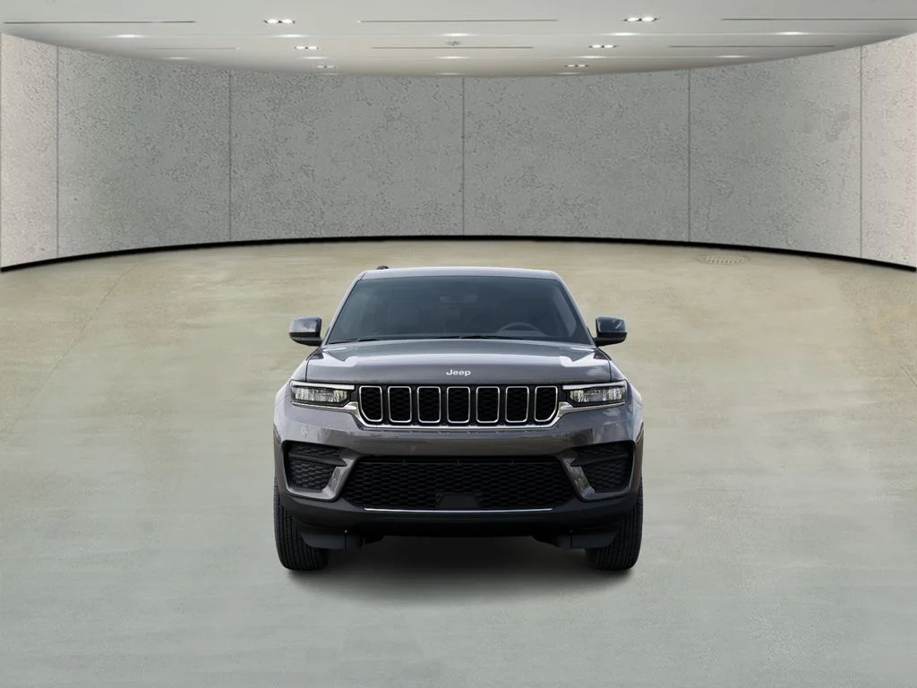 New 2026 Baltic Gray Metallic Clear-Coat Exterior Paint Jeep Laredo image 6