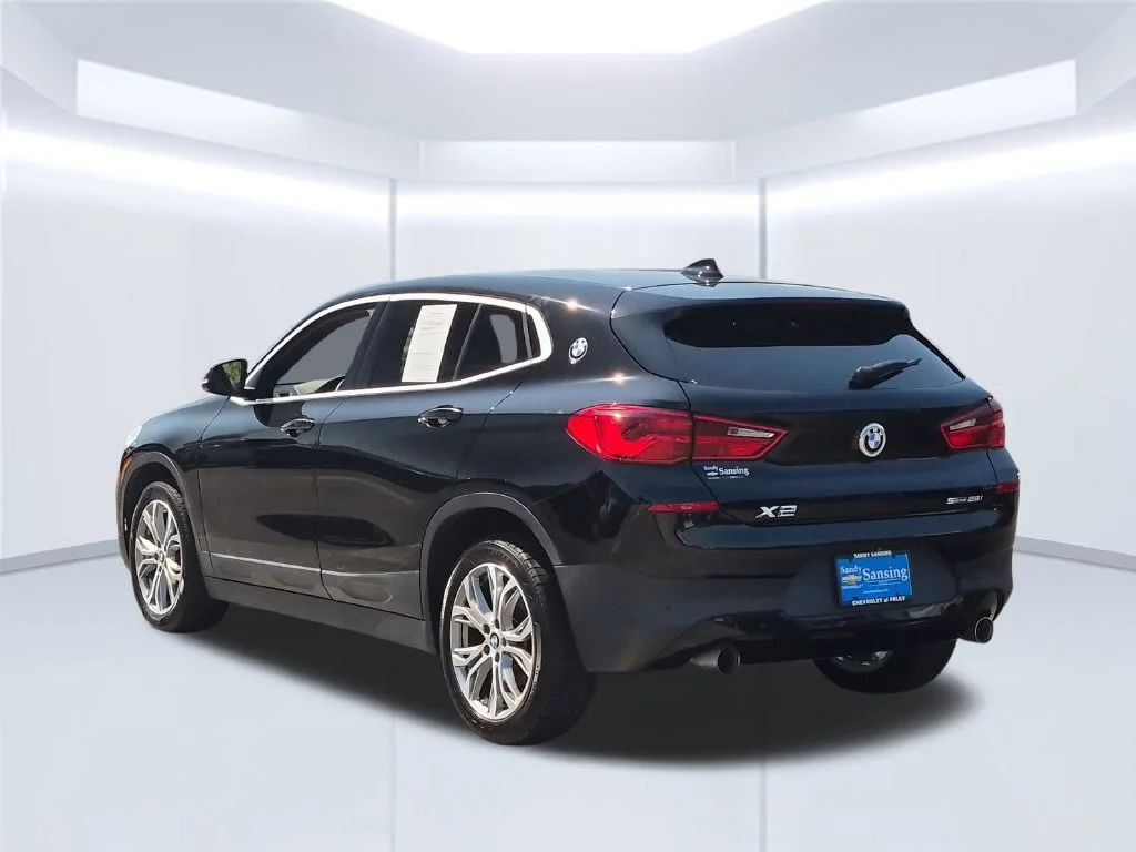 Used 2018 Black BMW sDrive28i image 3