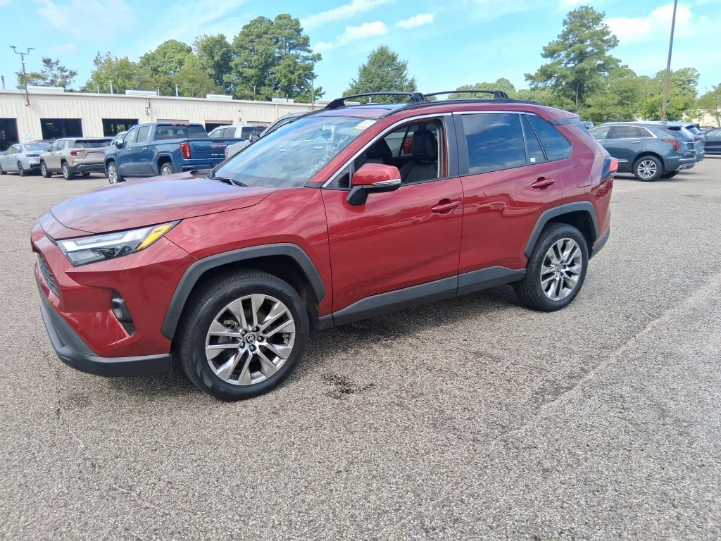 Used 2022 Red Toyota XLE Premium image 1