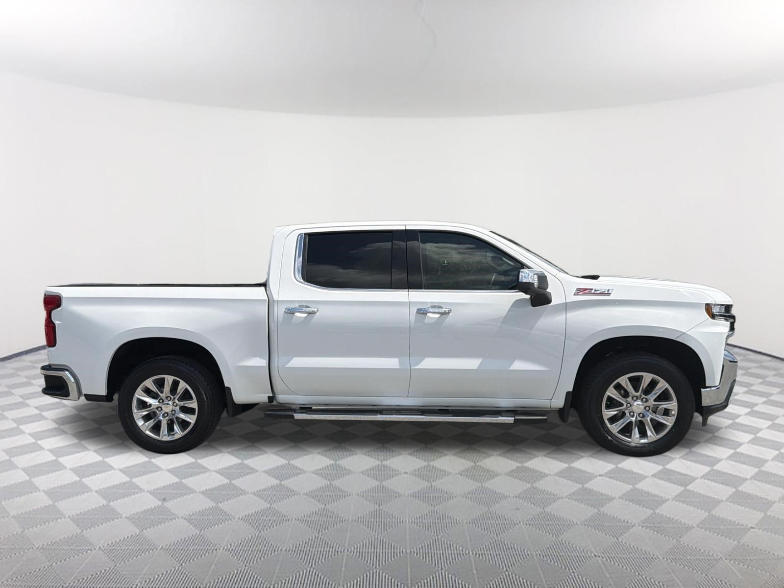 Certified Used 2022 SUMMIT WHITE Chevrolet LTZ image 4