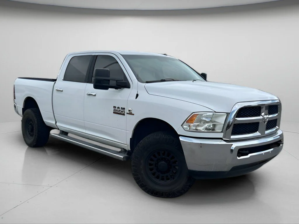 Used 2014 Bright White Clearcoat Ram SLT image 2