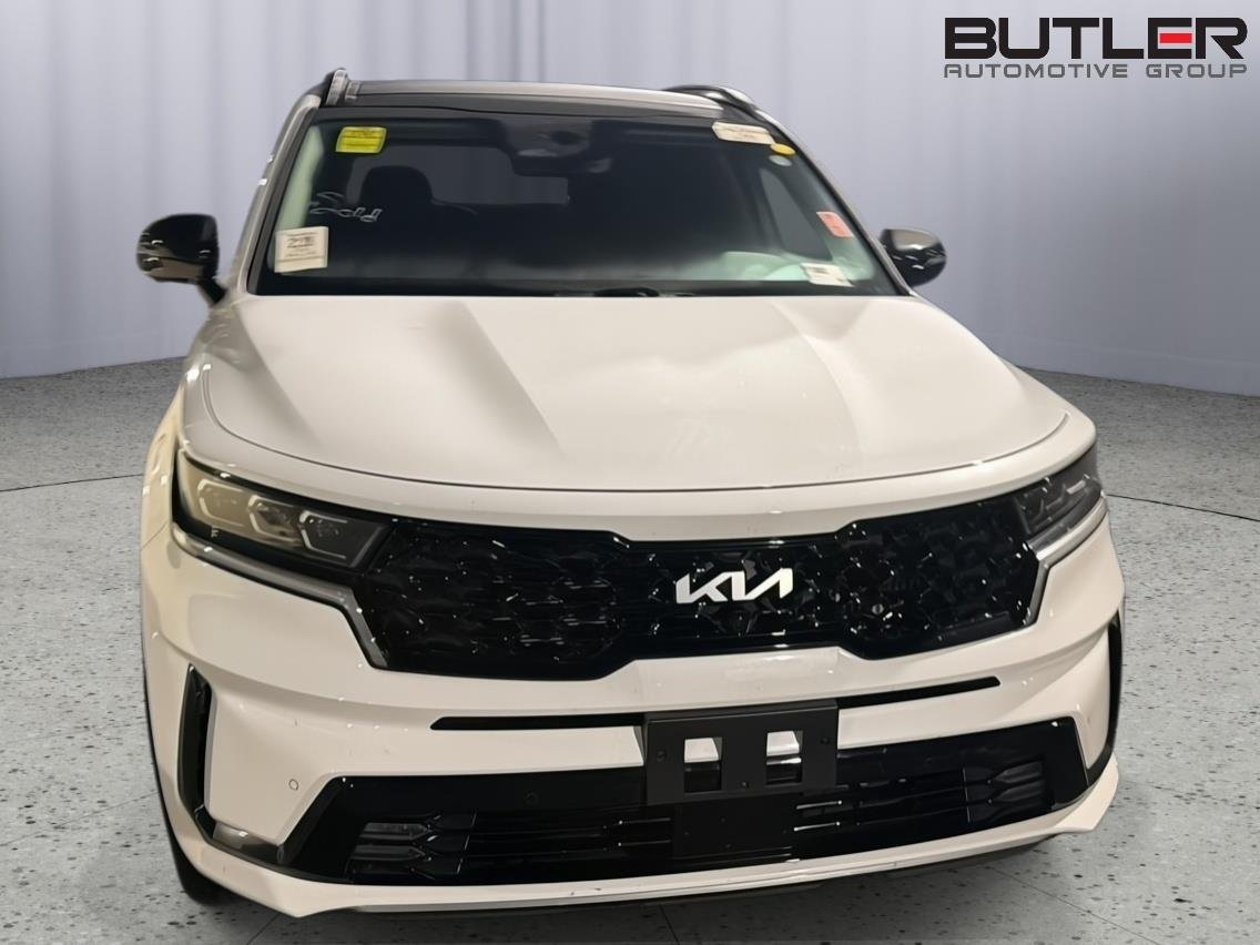 Used 2023 Glacial White Pearl Kia SX Prestige image 5