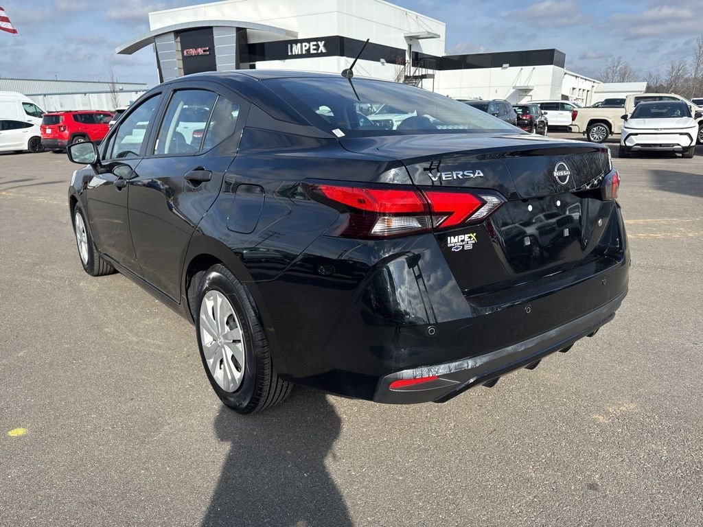 View vehicle photo 3