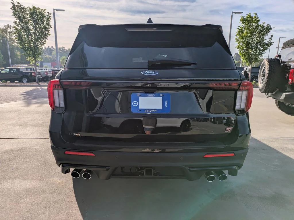 New 2026 Agate Black Metallic Ford ST image 5