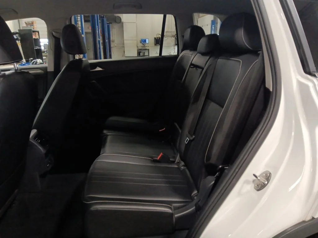 Used 2022 Pure White Volkswagen 2.0T SE image 31