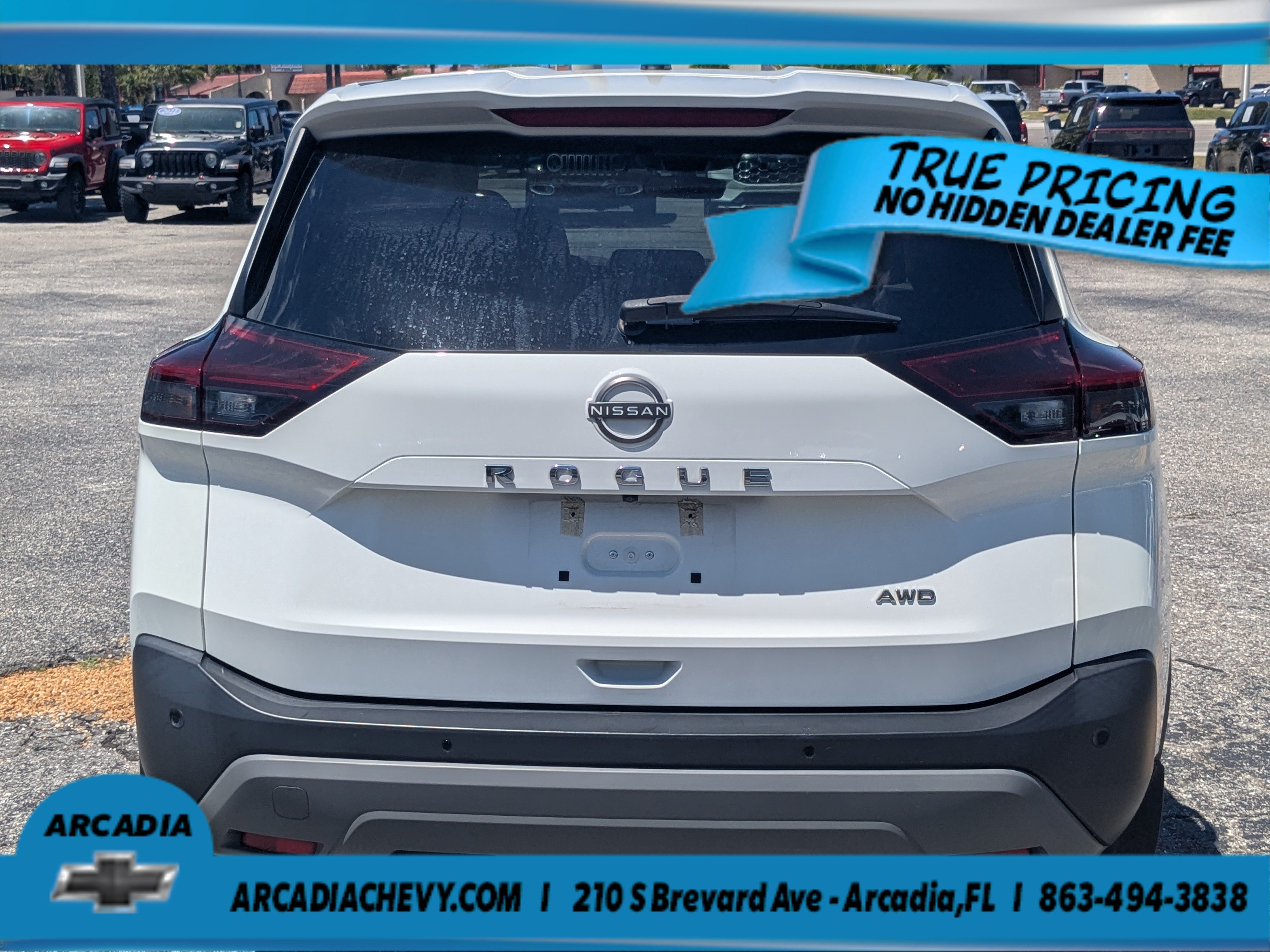 Used 2023 Glacier White Nissan S image 6
