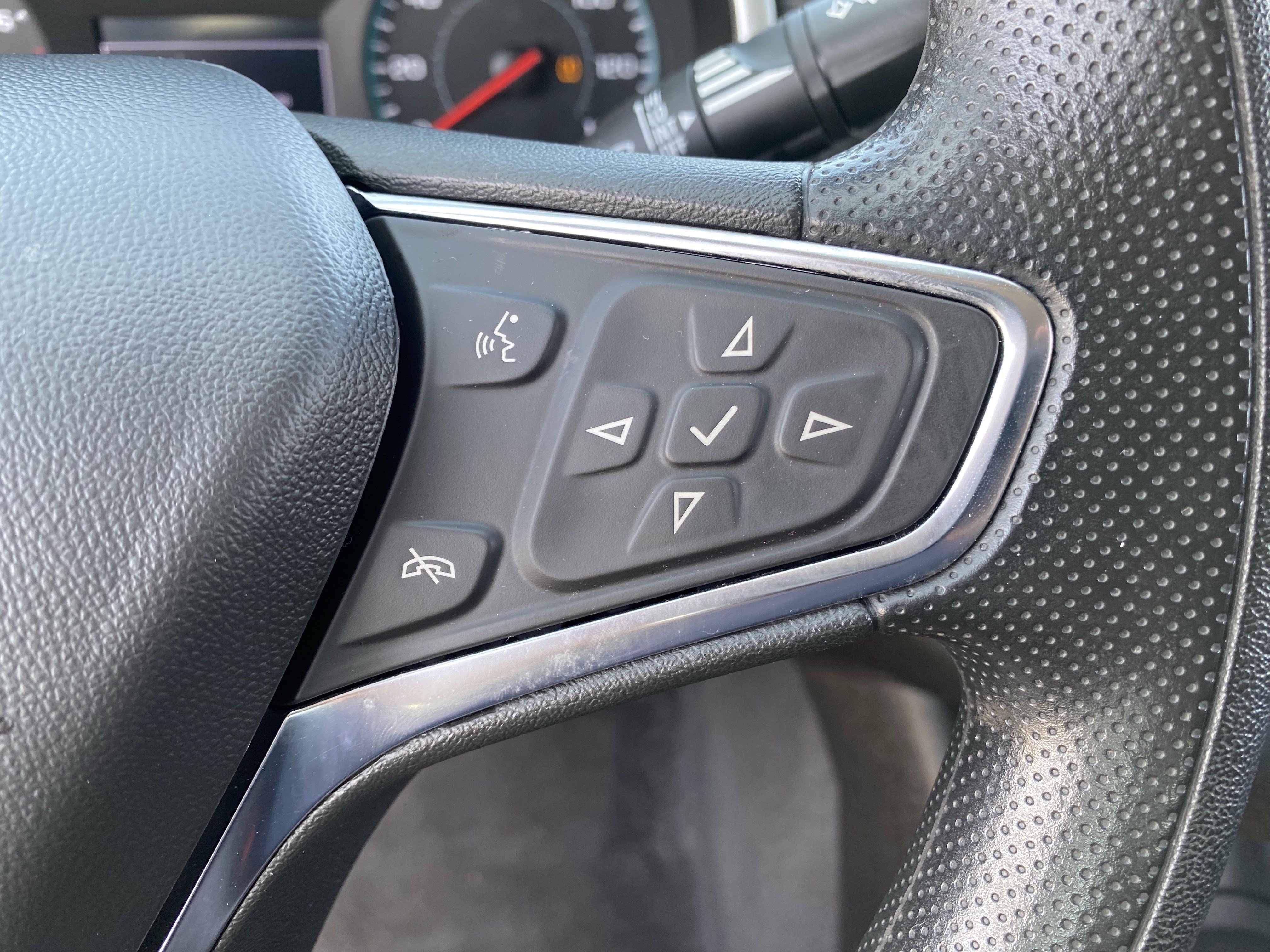 Used 2025 Summit White Chevrolet LS image 27
