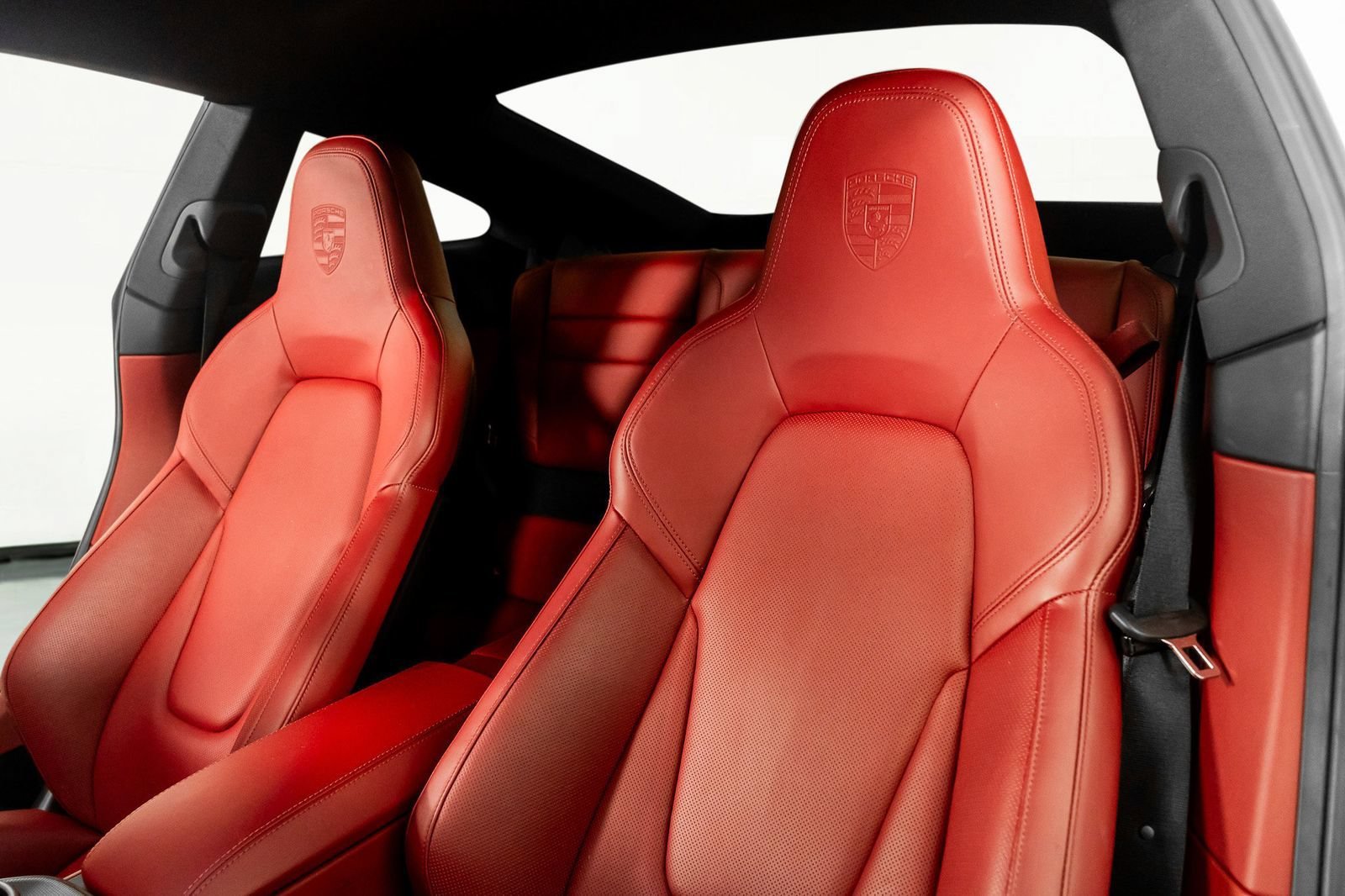 Used 2023  Porsche Carrera 4S image 3
