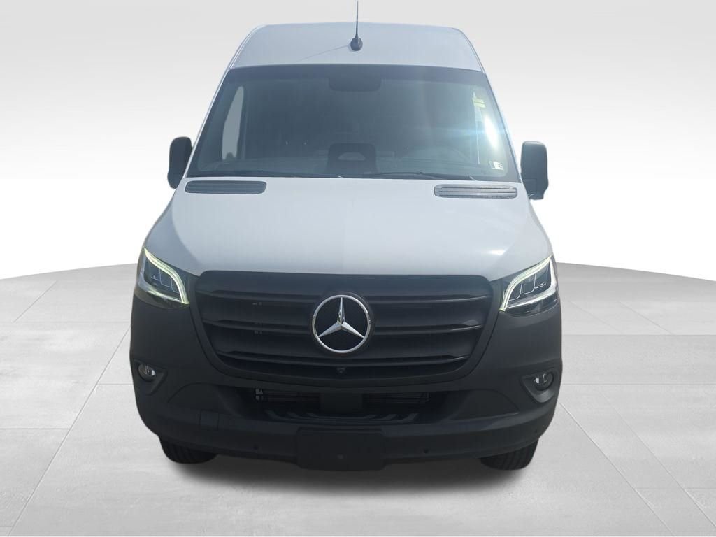 New 2026 Arctic White Mercedes-Benz Cargo 170 WB image 8