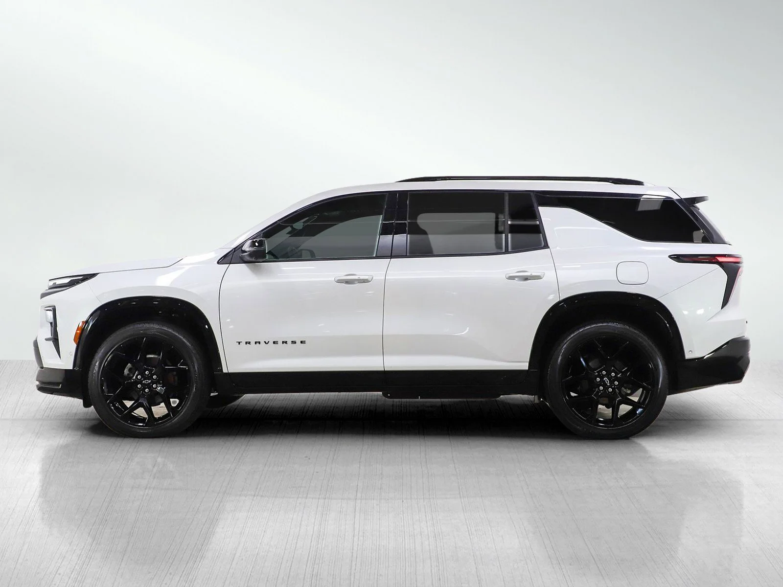 Used 2024 Chevrolet Traverse RS with VIN 1GNEVLKS6RJ141452 for sale in White Bear Lake, Minnesota