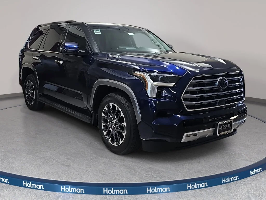 Used 2023  Toyota Limited image 4