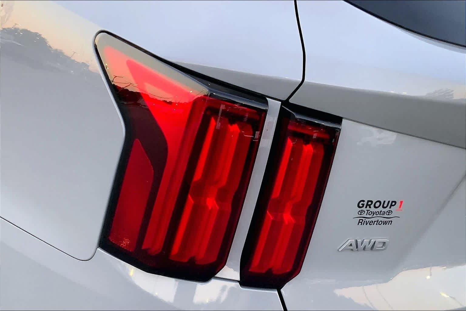 Used 2022 Wolf Gray Kia X-Line SX Prestige image 25