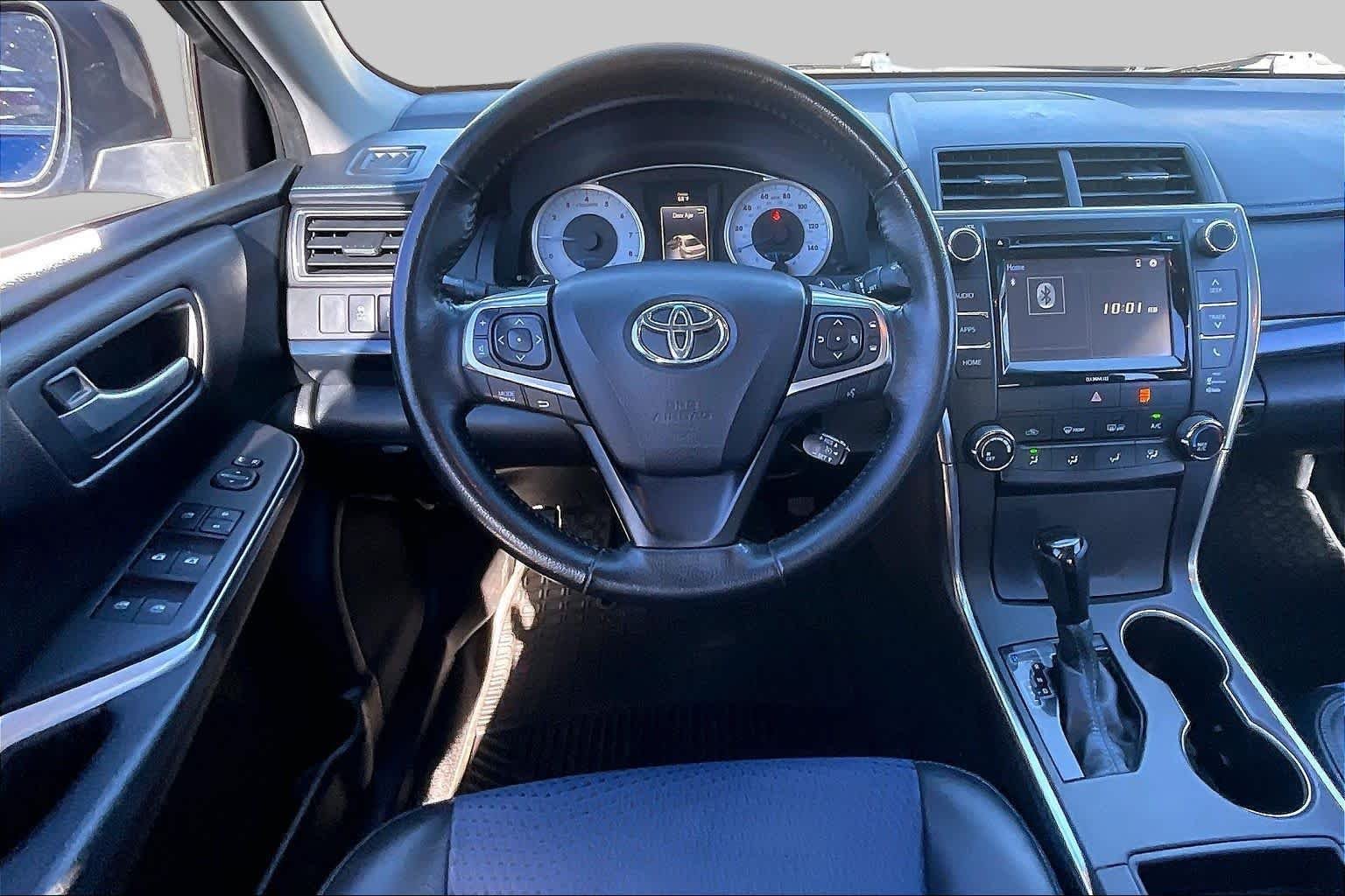 Used 2016 Blue Streak Metallic Toyota SE w/Special Edition Pkg image 6