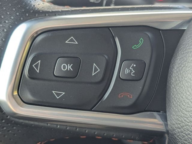 Used 2022 Black Clearcoat Jeep Mojave image 15