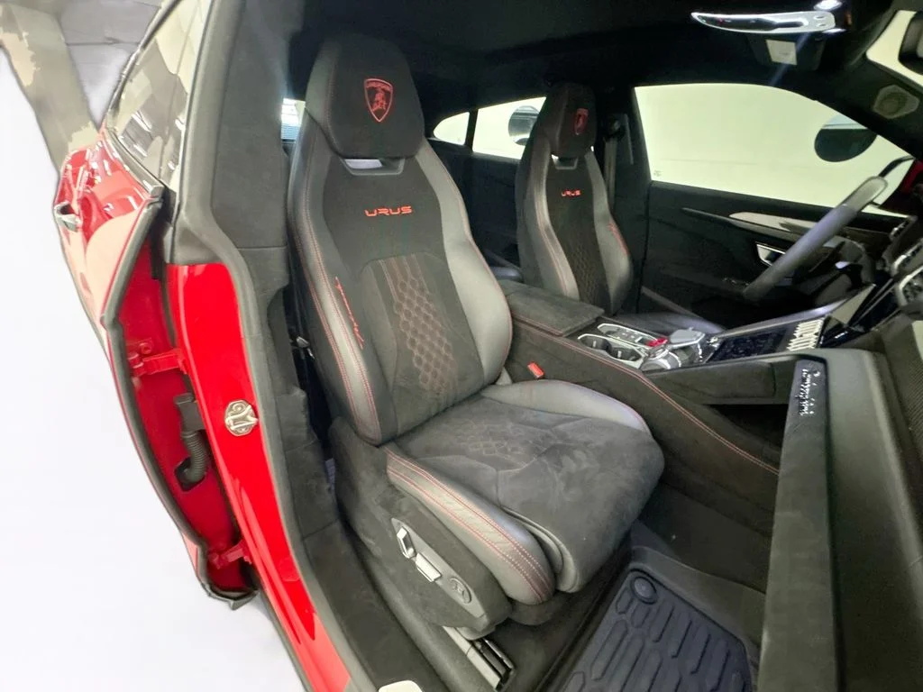 Used 2023 Rosso Mars Metallic Lamborghini Performante image 31