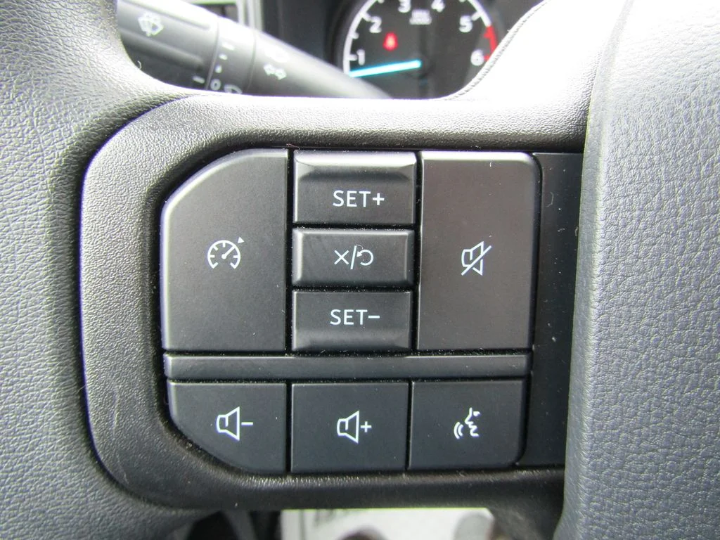 New 2026 Oxford White Ford F-350® XL image 21