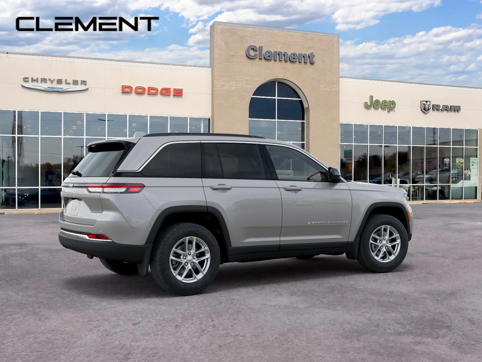 New 2026 Silver Zynith Exterior Paint Jeep Laredo X image 4