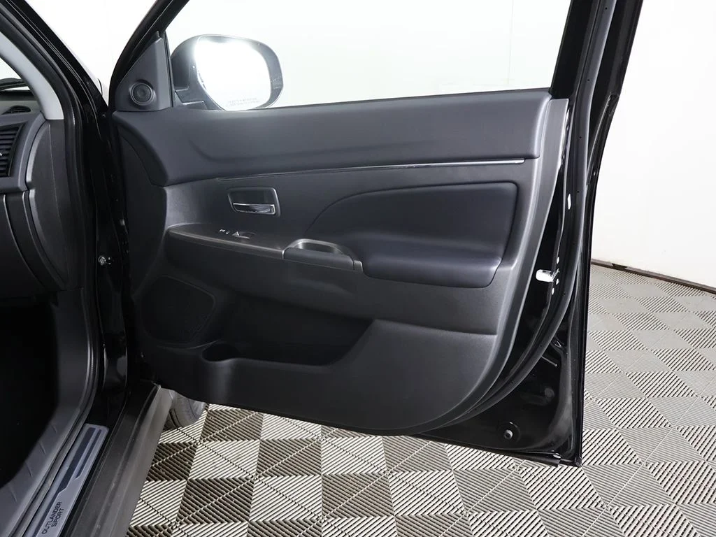 New 2026 Black Mitsubishi 2.0 SE image 21