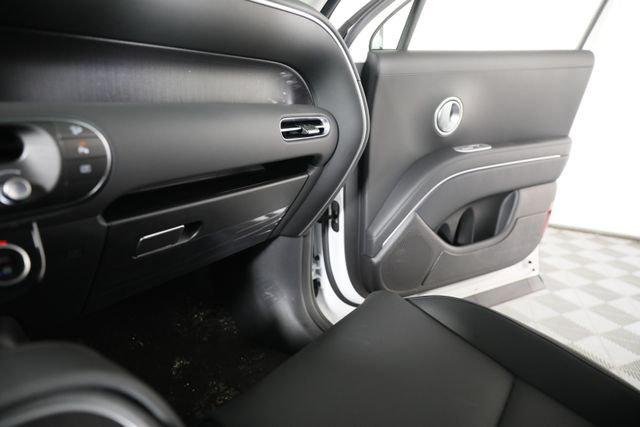New 2026 White Hyundai SEL Premium AWD image 17