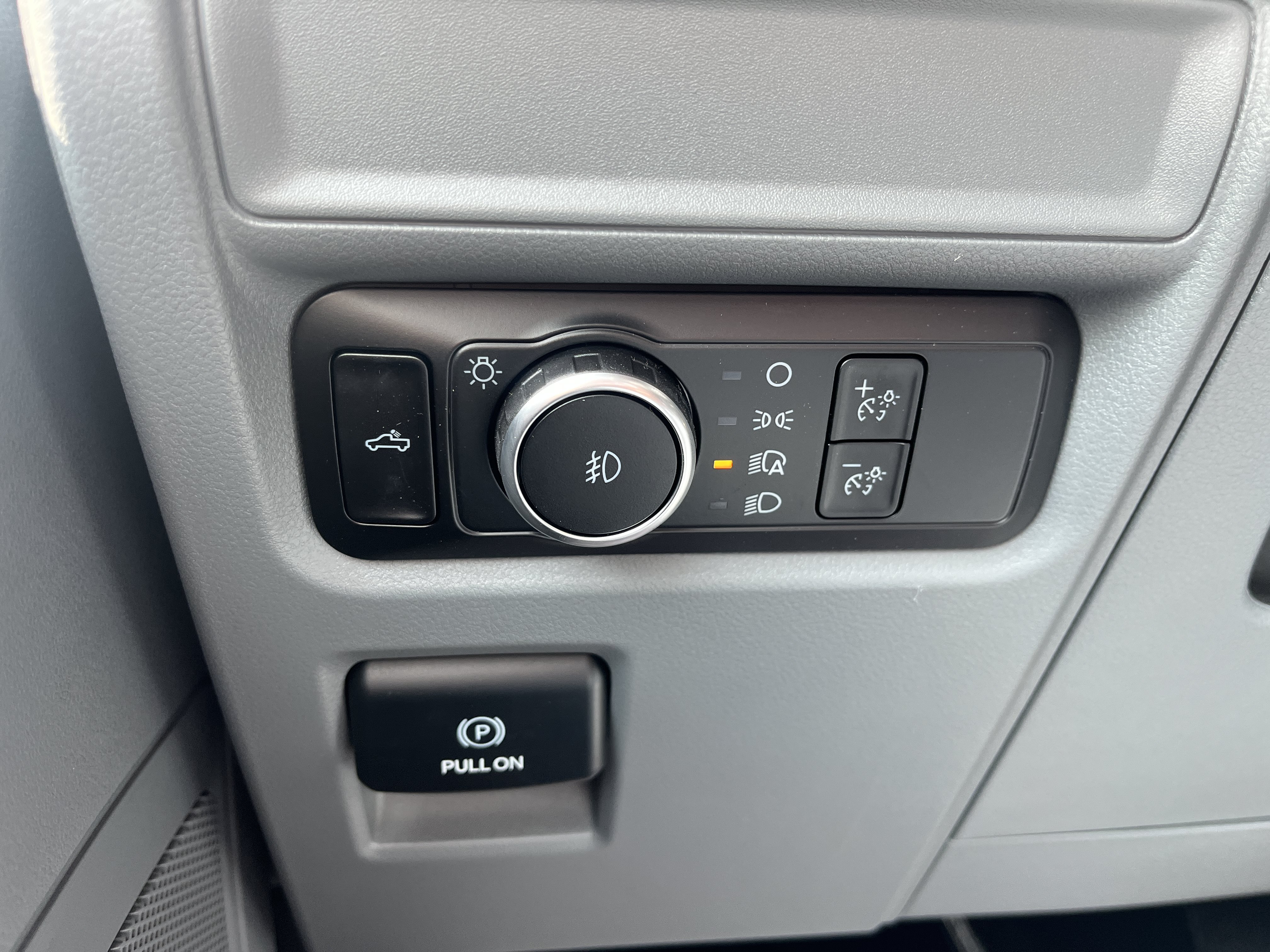 New 2026 Marsh Gray Ford XLT image 19