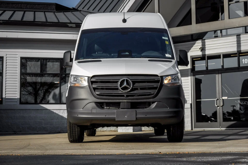 New 2026 Arctic+White Mercedes-Benz Cargo 144 WB image 35
