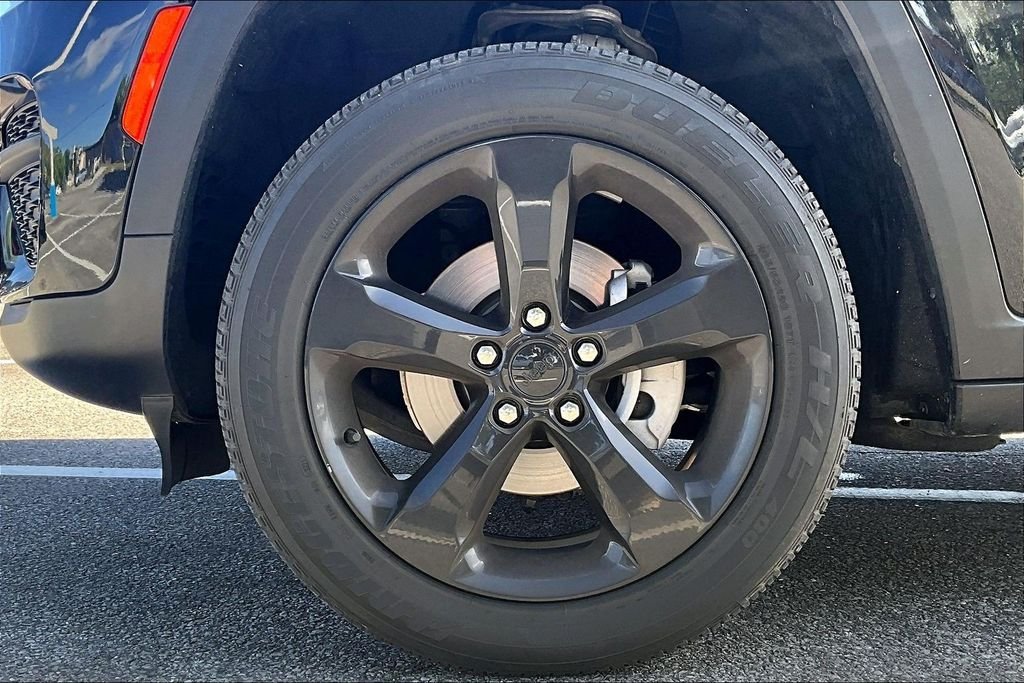 Used 2022 Black Jeep Altitude image 34