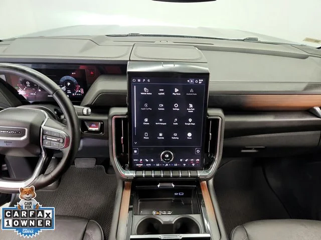 Used 2025 Silver GMC Denali image 24