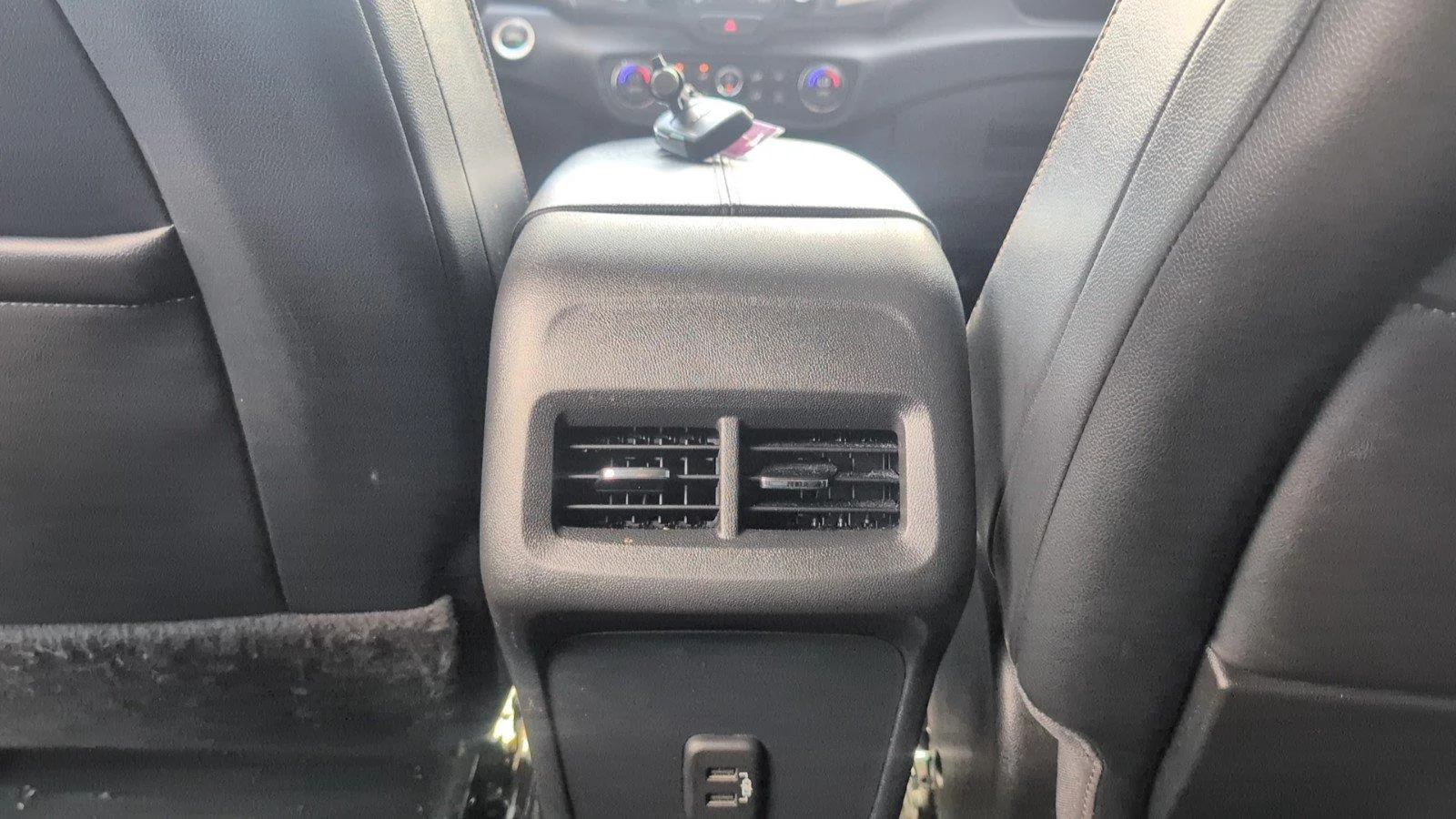 Used 2021 Graphite Gray Metallic GMC SLT image 34