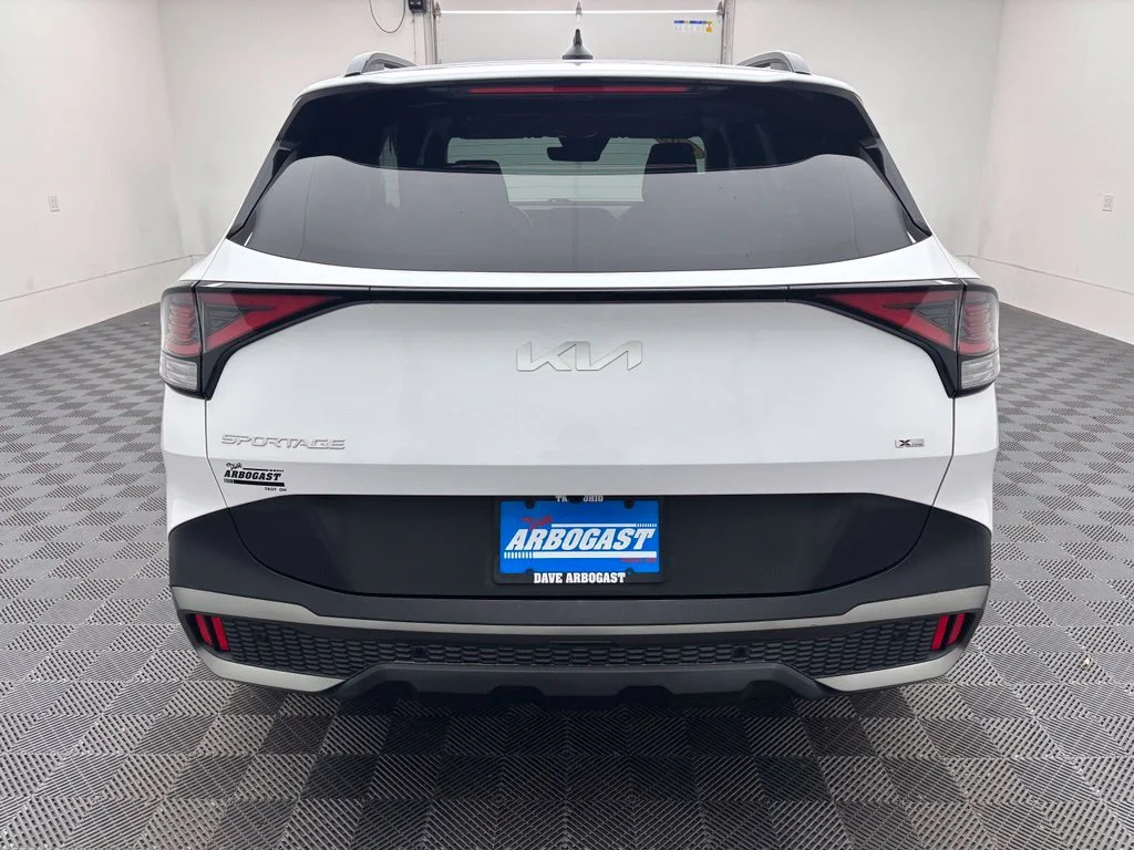 Used 2023 White Kia X-Line image 9