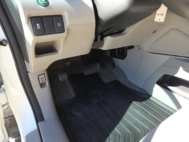 Used 2014  Honda LX image 30