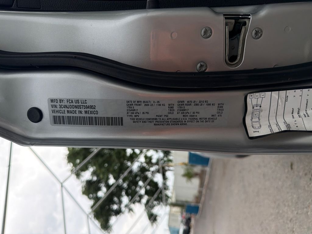 Used 2025 Silver Zynith Metallic Clearcoat Jeep Trailhawk image 30