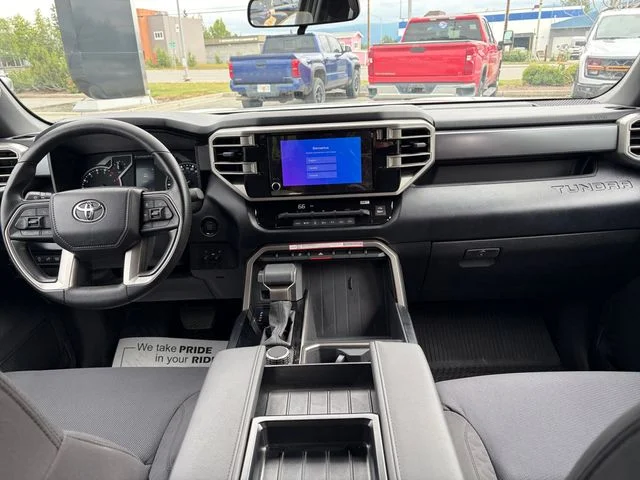 Used 2025  Toyota SR5 image 21