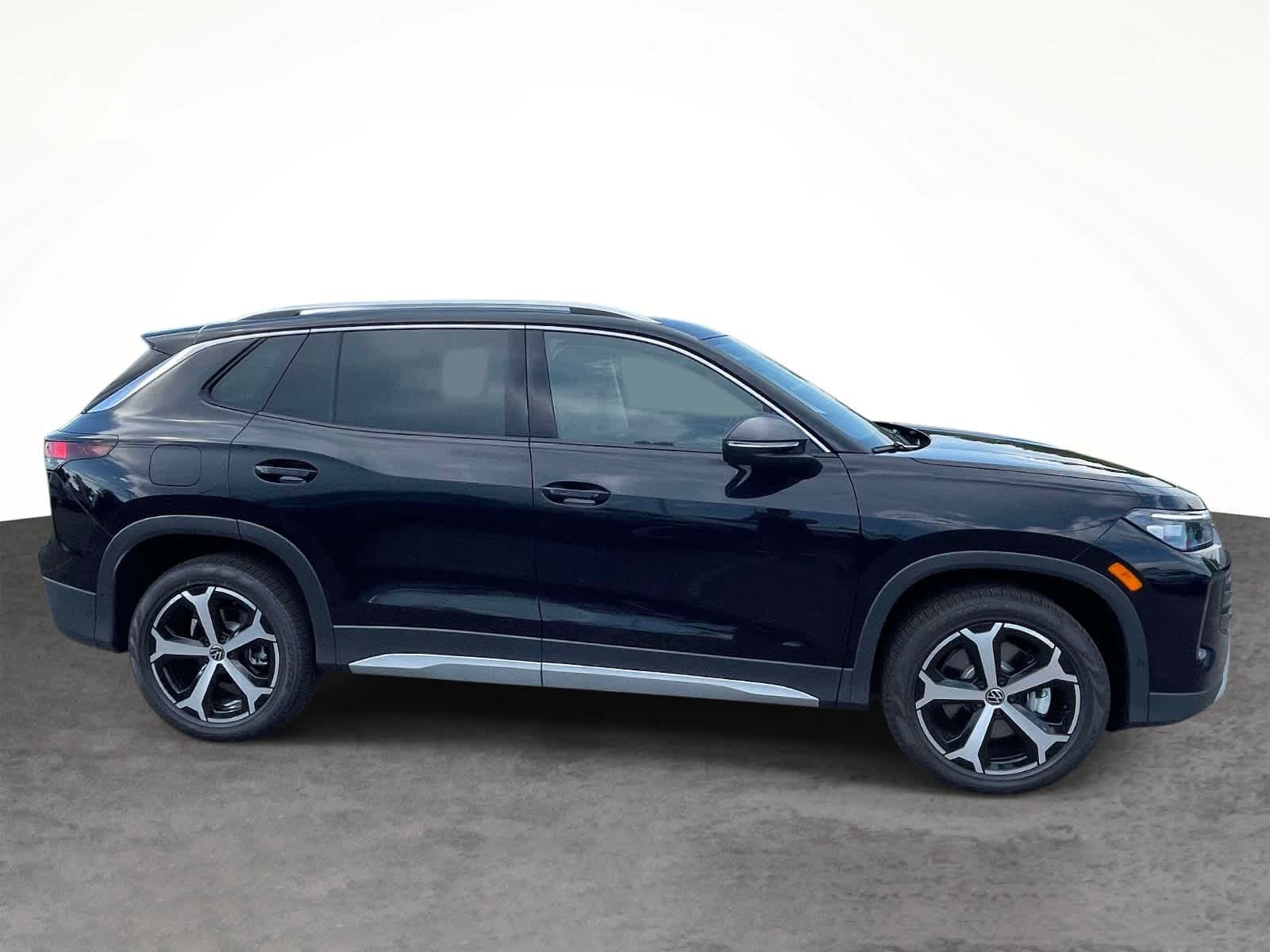 New 2026 Deep Black Pearl Volkswagen SE image 6