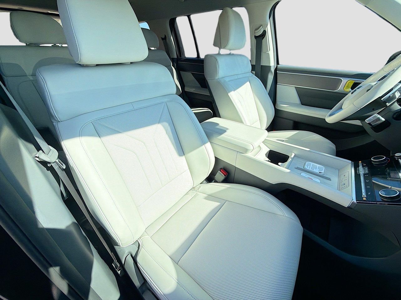 New 2026 Phantom Black Hyundai SEL FWD image 14