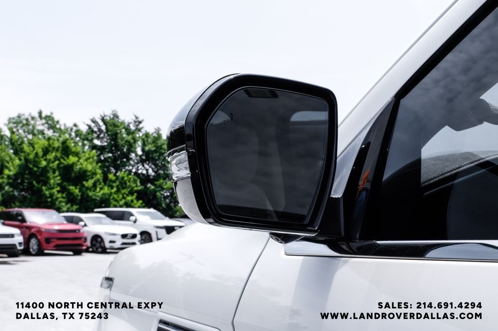 Used 2021 White Lincoln Reserve image 53