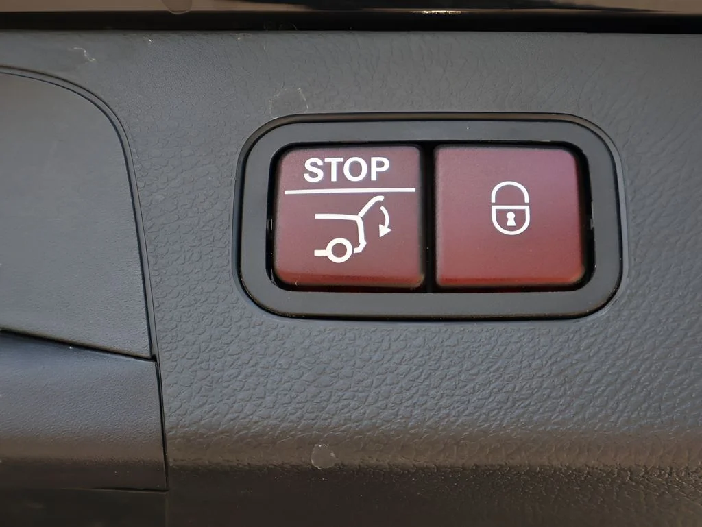 Used 2019 Black Mercedes-Benz GLC 300 image 16
