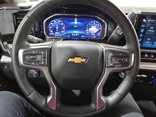 Used 2025 Summit White Chevrolet LT image 28
