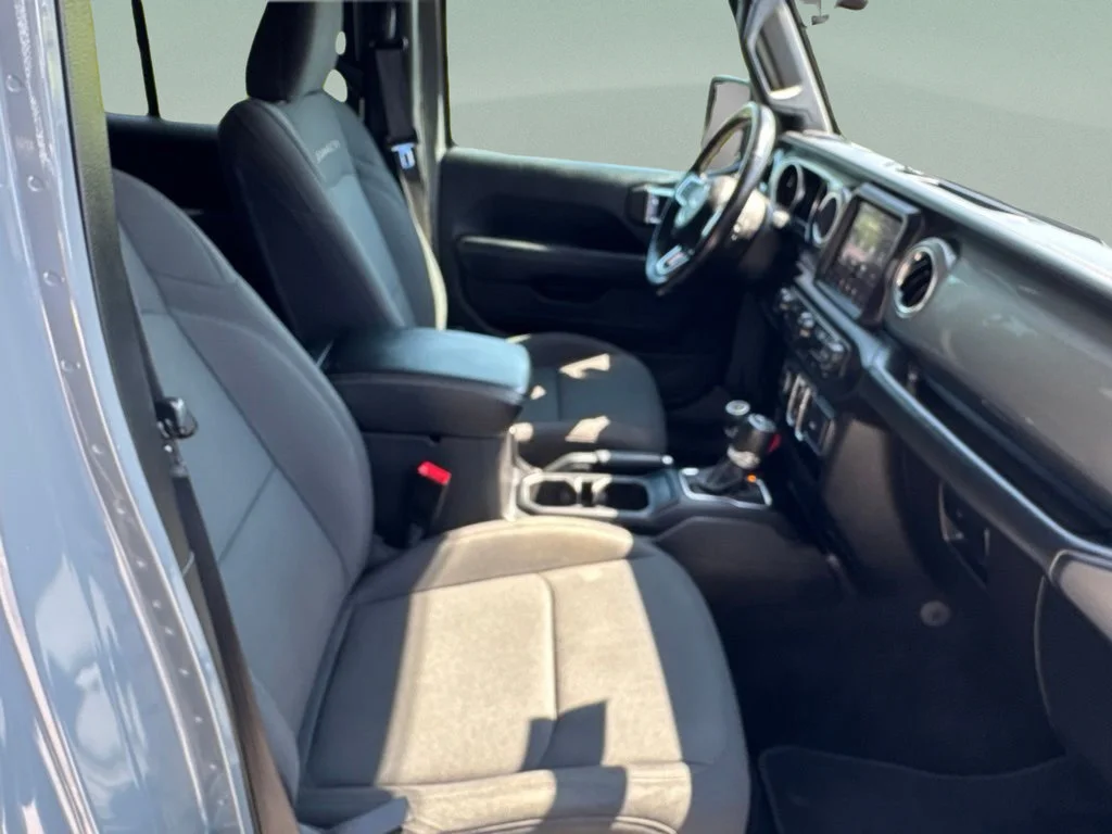 Used 2018 Sting-Gray Clearcoat Jeep Sahara image 36