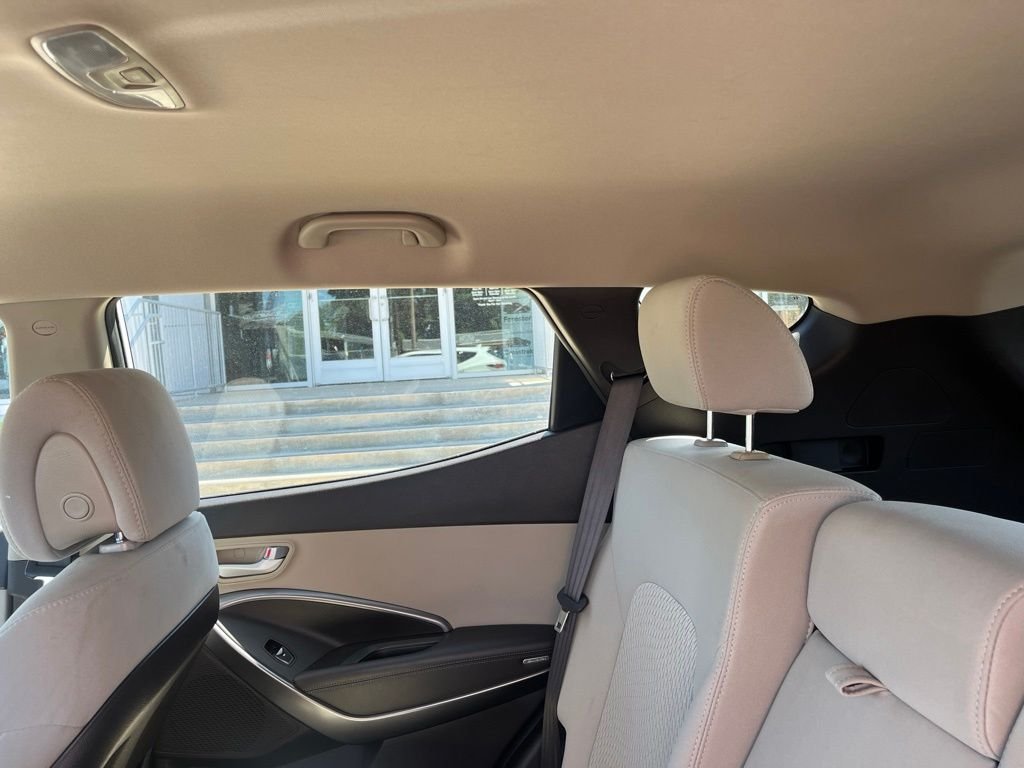 Used 2017 White Hyundai 2.4 image 10