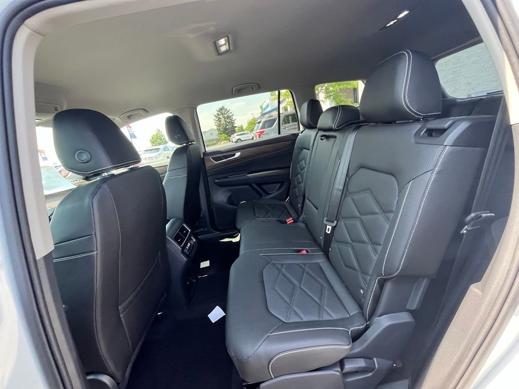 New 2026 White/off-white Volkswagen 2.0T SE image 21
