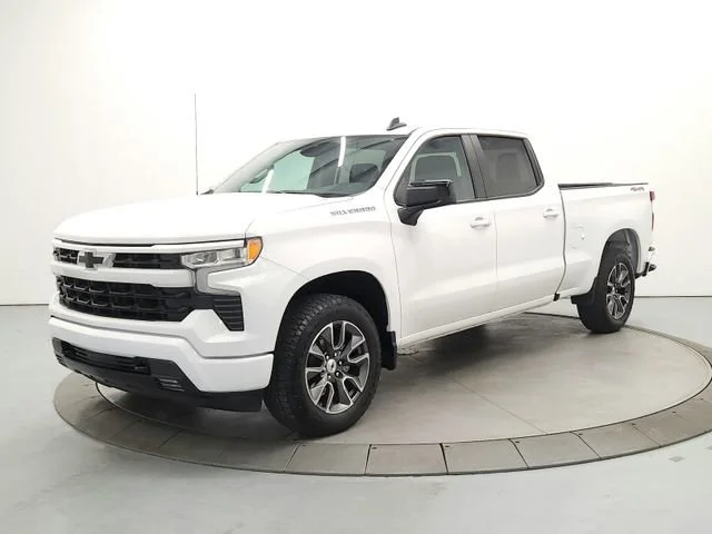 Used 2025 Summit White Chevrolet RST image 3