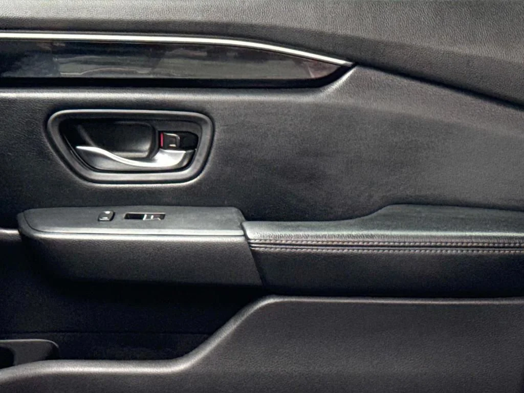 Used 2023  Honda Touring image 3