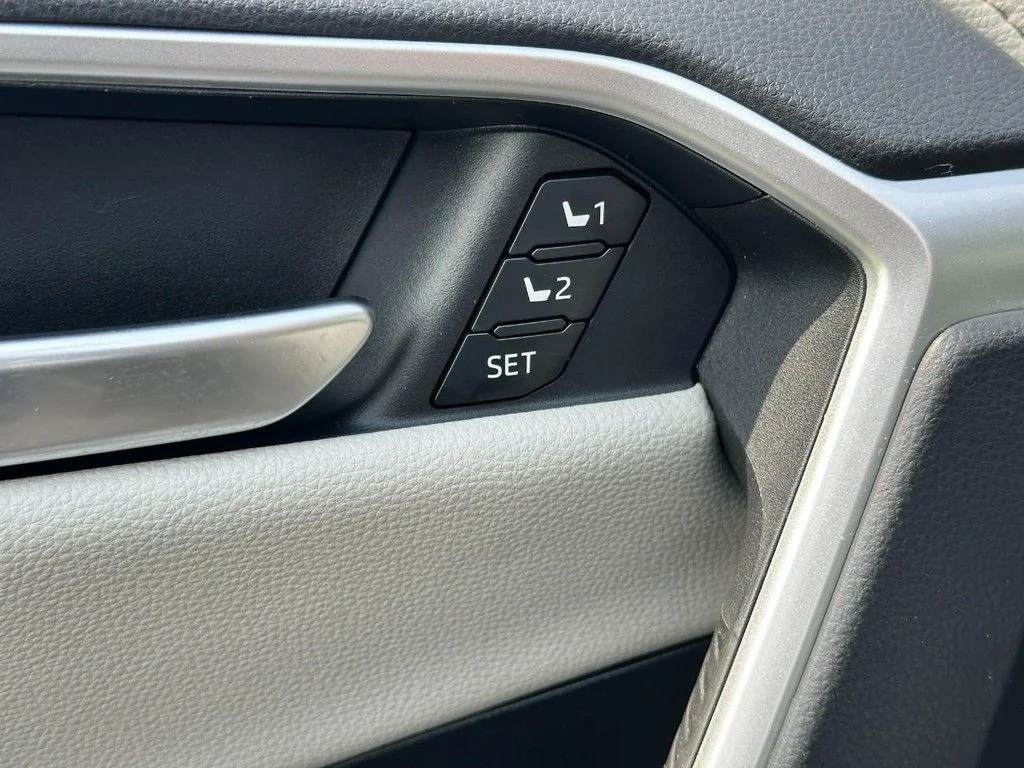 Used 2024  Toyota Limited image 20