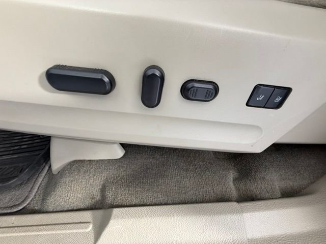Used 2014 White Ford Limited image 20