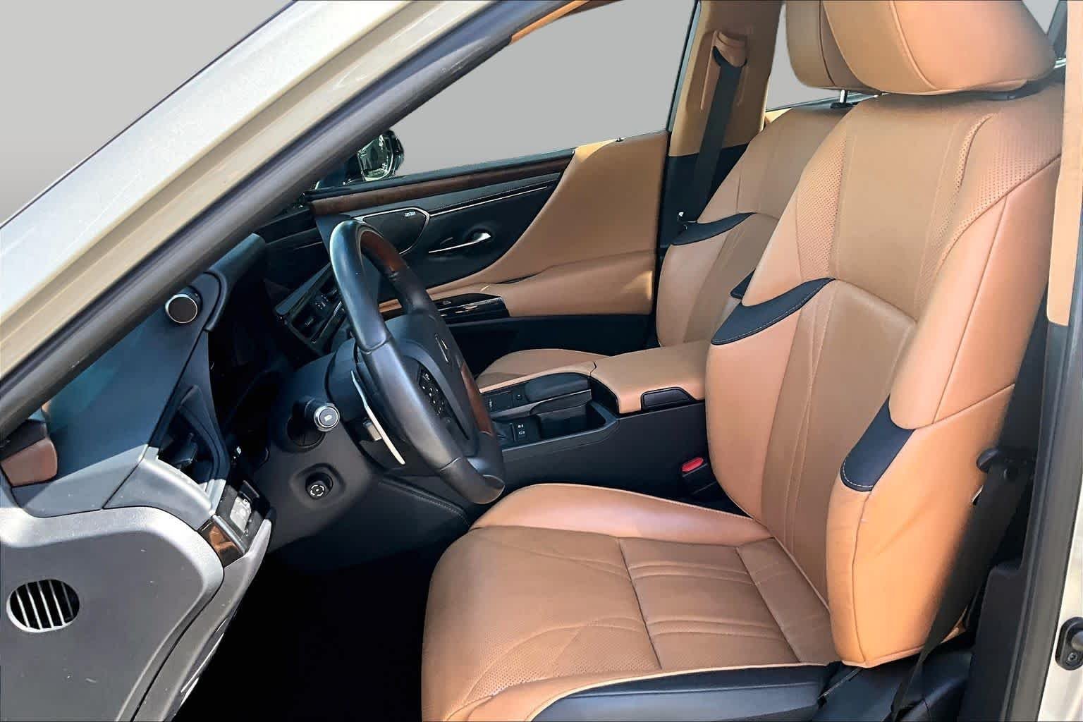 Used 2022 Moonbeam Beige Metallic Lexus Ultra Luxury image 8